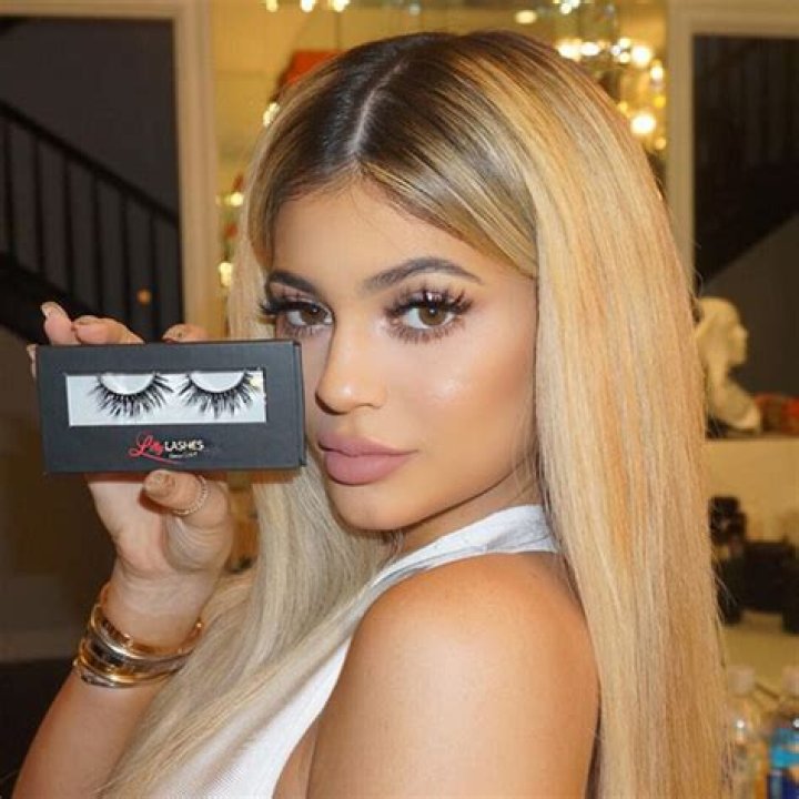 Kylie Jenner’s Eyelashes — Get Her False Lashes With Lilly Lashes – Hollywood Life
