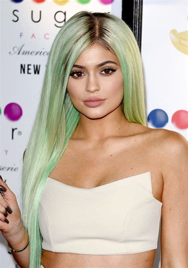 ‘I Started Wigs’ — Hair Debate Over ‘Marie Claire’ Quote – Hollywood Life