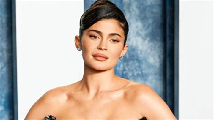 Kylie Jenner Has Wrinkles On Her Face After Using Aging Filter – Hollywood Life