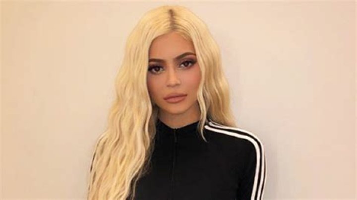 Kylie Jenner’s Yellow Blonde Barbie Hair Makeover — Get The Look – Hollywood Life