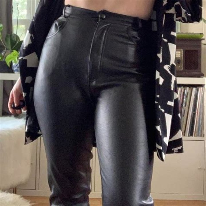 Larsa Pippen, 46, Slays In High-Waisted Leather Pants For Sexy New Selfie — See Pic