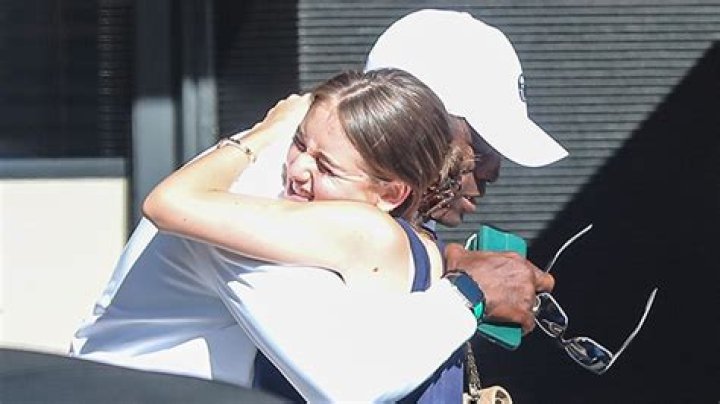 Leni Klum Hugs Dad Seal On Lunch Date: Photos – Hollywood Life