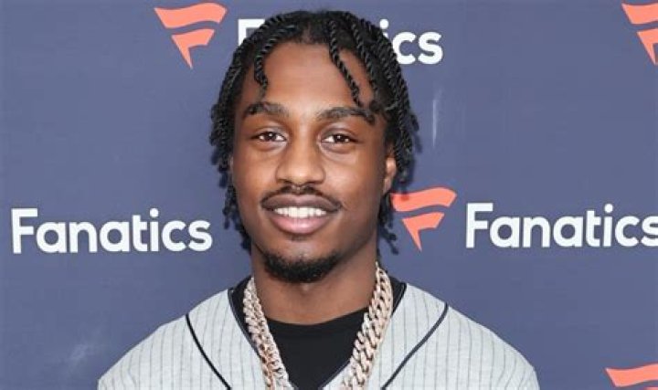 Lil Tjay Shot & In Emergency Surgery In NJ: Report – Hollywood Life