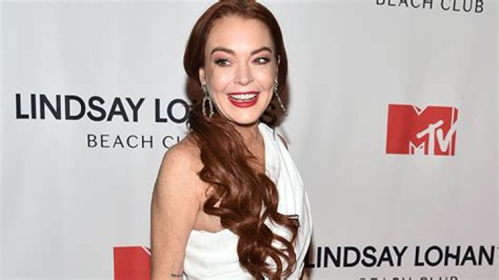 ​Lindsay Lohan & Fiance Bader Shammas Bundle Up In Cute New Pic: ‘No One I’d Rather Freeze With’