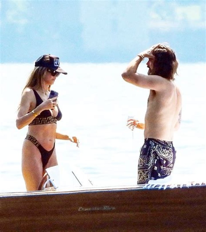 Lindsey Vonn Rocks Orange Bikini On Beach Vacation: Photos – Hollywood Life