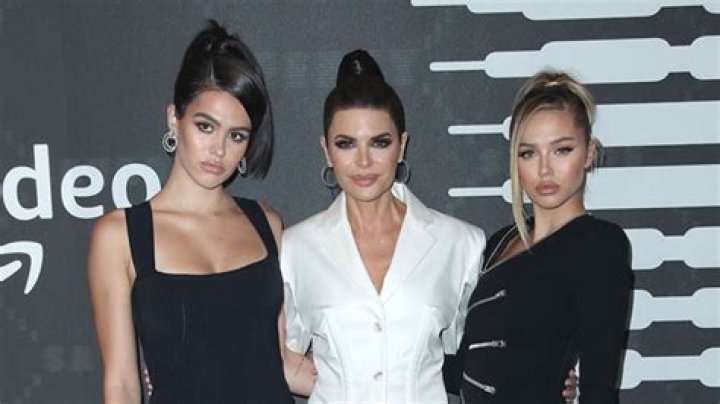 Lisa Rinna Brings Her 2 Daughters, Amelia Gray, 18, & Delilah, 21, To Savage X Fenty Show & All Stun – Pic