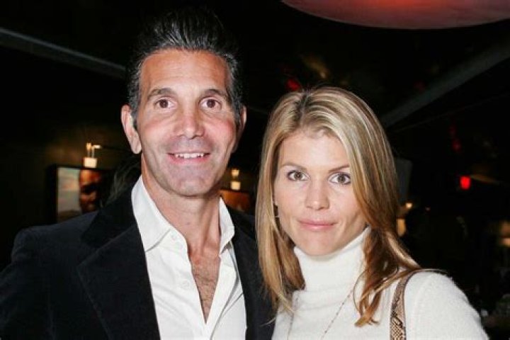 Lori Loughlin & Mossimo Giannulli Reportedly Robbed Of $1M Worth Of Jewelry