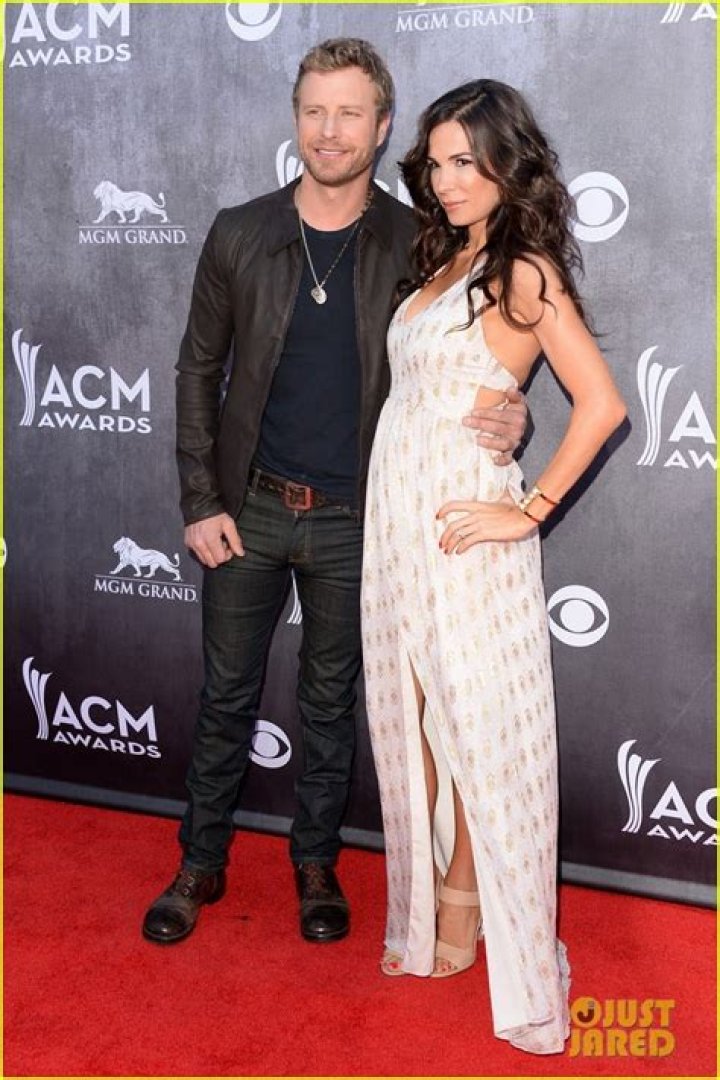 Luke Bryan & Dierks Bentley Strip With Thunder From Down Under At ACMs — Hot Pics