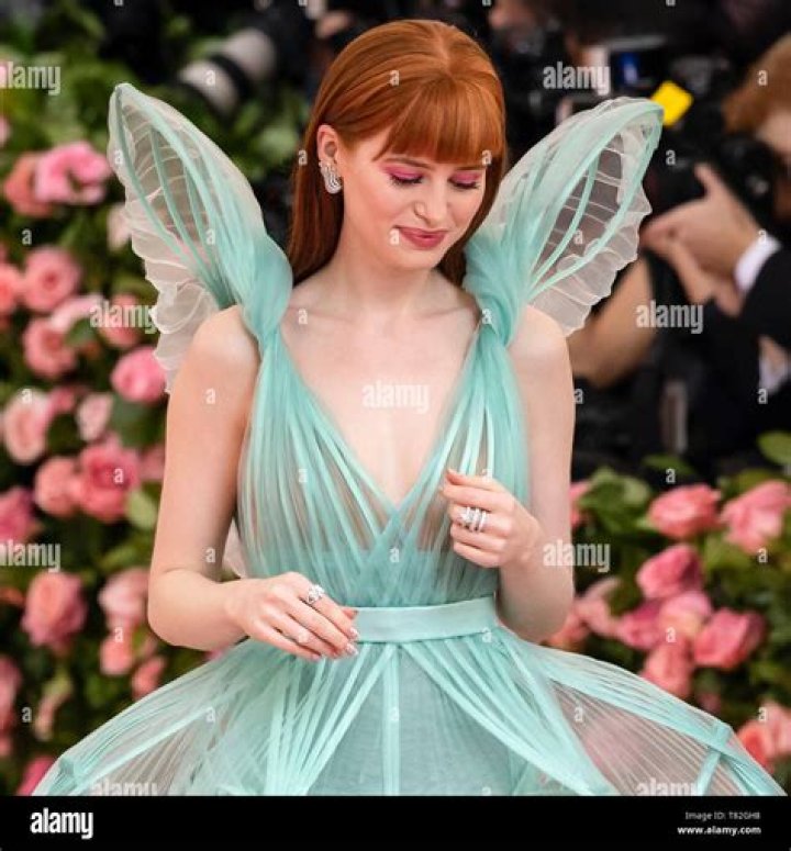 Madelaine Petsch’s Dress At Met Gala 2019 – Fairy Princess Look – Hollywood Life