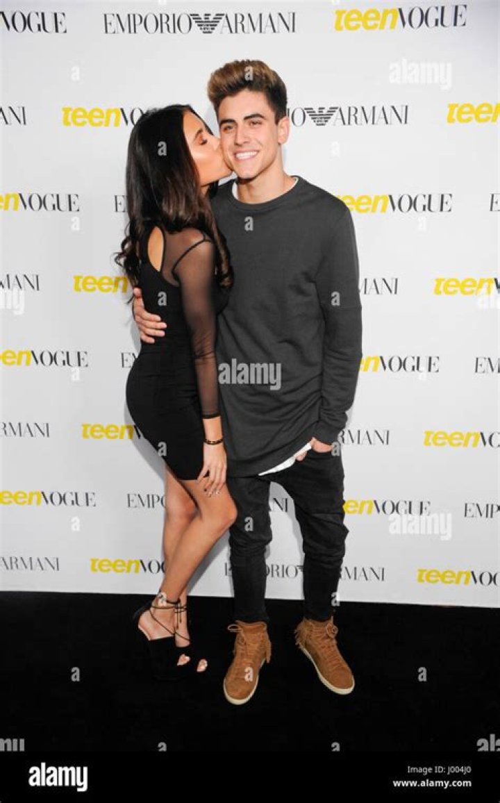 Straddles Boyfriend In Hot New Pic – Hollywood Life