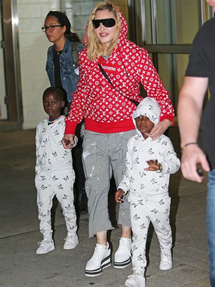 Madonna’s Twin Daughters, 10, Wear Crochet Outfits That They Designed Themselves In Cute Photos