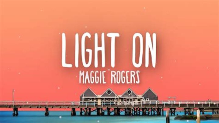 Maggie Rogers Dissed For ‘SNL’ Performance Of ‘Light On’ – Hollywood Life