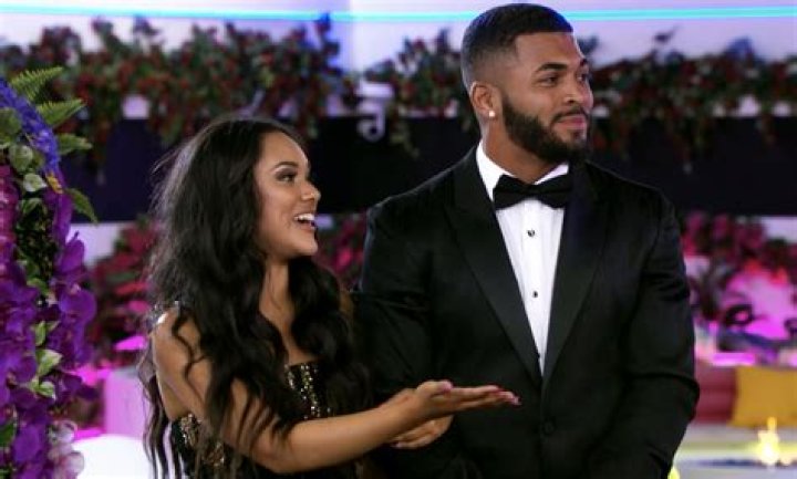 Malika Haqq Spotted Kissing ‘Love Island’s Johnny Middlebrooks: Report – Hollywood Life