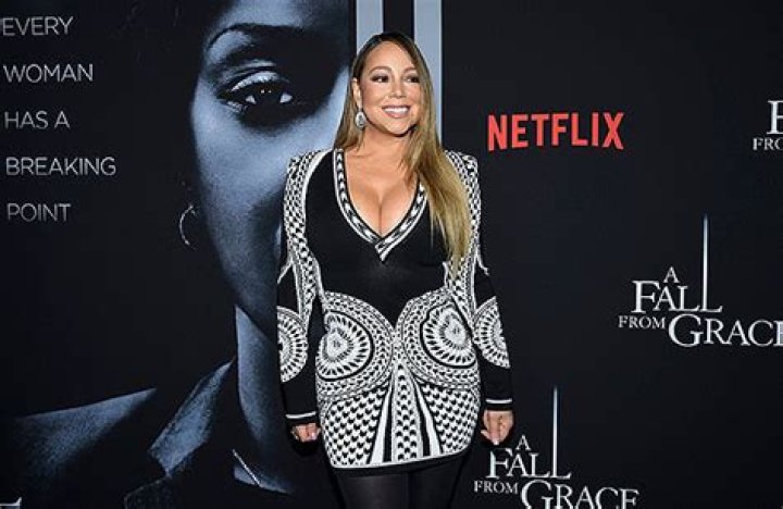 Mariah Carey Makes Surprise Appearance During ‘Some Like It Hot’ – Hollywood Life