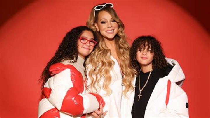 Mariah Carey’s Twins Present Her With Award at Billboard Music Awards – Hollywood Life