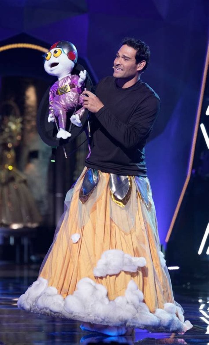Mark Sanchez Is The Baby Alien On ‘The Masked Singer’: Interview – Hollywood Life