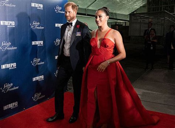 Meghan Markle Rocks Red Dress At Intrepid Museum With Prince Harry – Hollywood Life