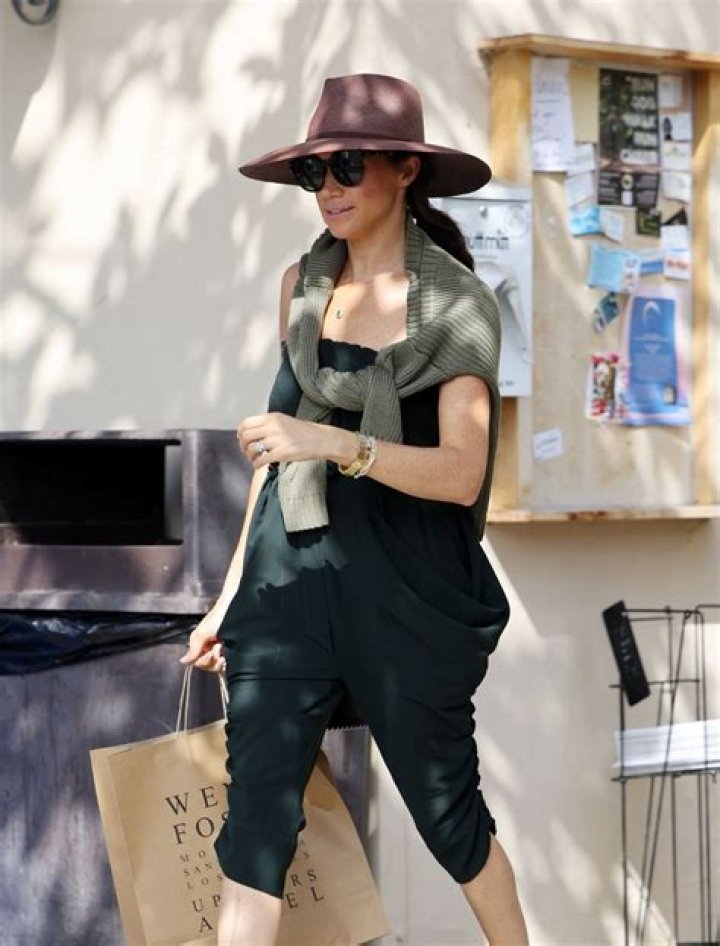 Meghan Markle Goes On Solo Shopping Trip In Extremely Rare Photos – Hollywood Life