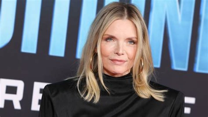 Michelle Pfeiffer Makeup Free Selfie: Photo – Hollywood Life