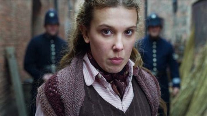 She Runs Away & More – Hollywood Life