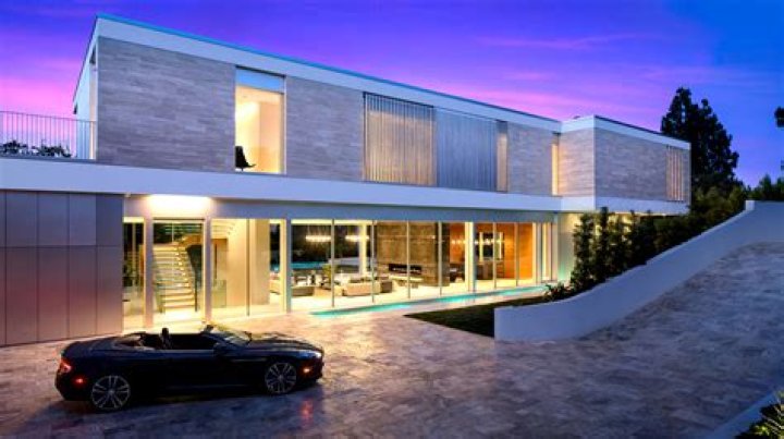 ‘Million Dollar Listing Los Angeles’ — Photos Of The Show – Hollywood Life