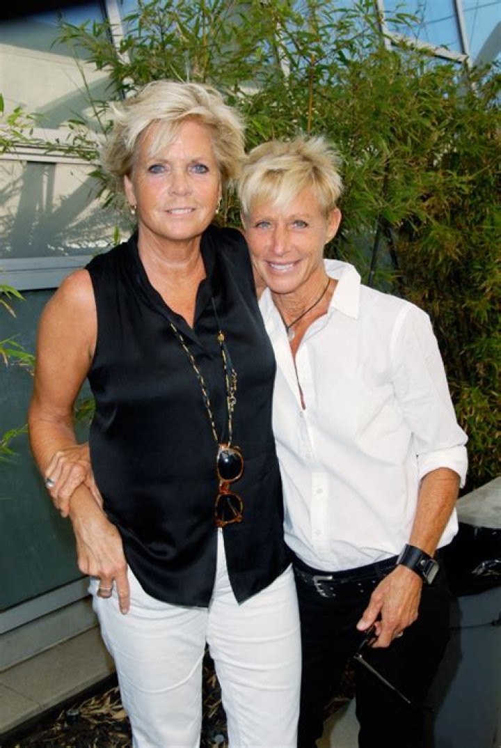 Meredith Baxter Marries Nancy Locke — Partners Wed In Romantic Ceremony – Hollywood Life