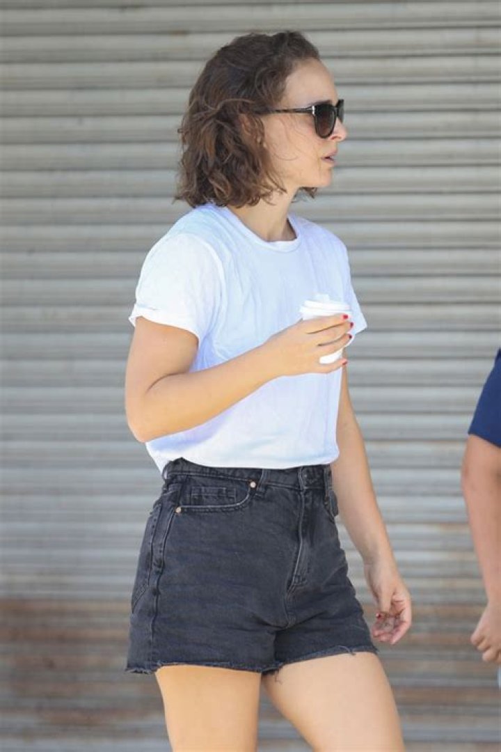Natalie Portman Rocks High-Waisted Daisy Dukes While Out & About In Australia — Pics