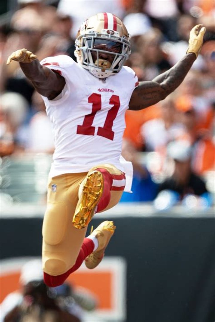 Marquise Goodwin: Pics – Hollywood Life