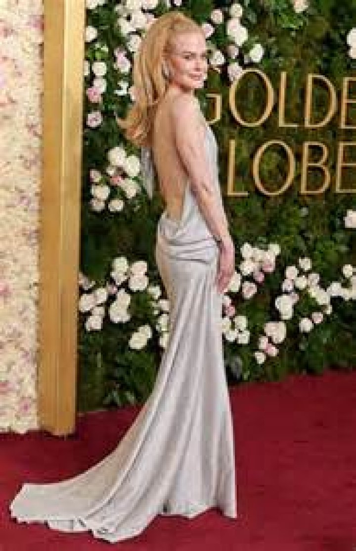 Nicole Kidman’s Dress At Golden Globes 2019 — Skintight Red Dress – Hollywood Life