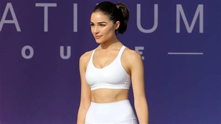 Olivia Culpo Reveals Pilates & Eating 3 To 5 Meals A Day Is Her ‘Formula’ For Staying In Shape