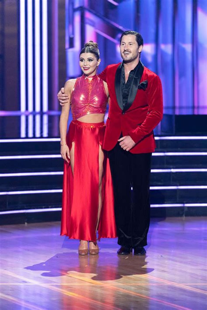 Olivia Jade On Mom Lori Loughlin’s ‘Dancing With The Stars’ Support – Hollywood Life