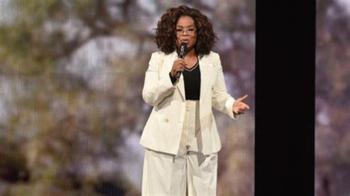 Oprah Winfrey Falls Flat On Stage At Event & Stedman Races To Help Her Up — Watch