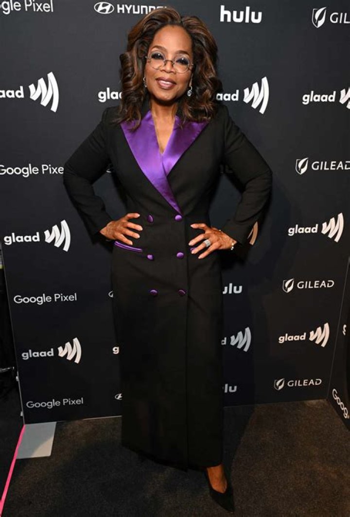 Oprah Winfrey Sparkles in Black Outfit as Enjoys the Show With Pal Gayle King at Grammy Awards