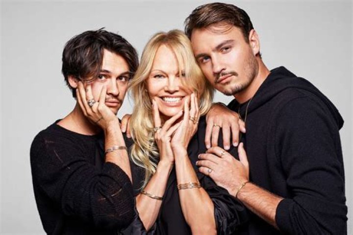 Pamela Anderson’s Sons Supportive Of Her Divorce From Dan Hayhurst – Hollywood Life