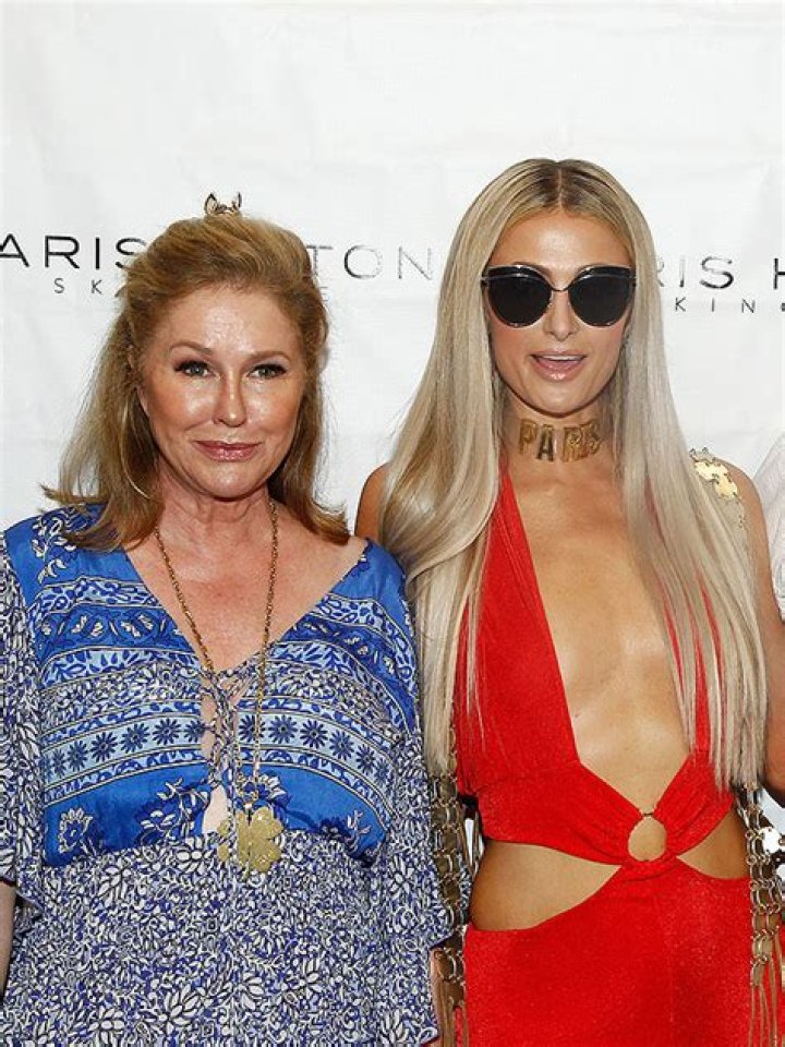 Paris Hilton Reacts After Mom Says She’s ‘Struggling’ To Get Pregnant – Hollywood Life