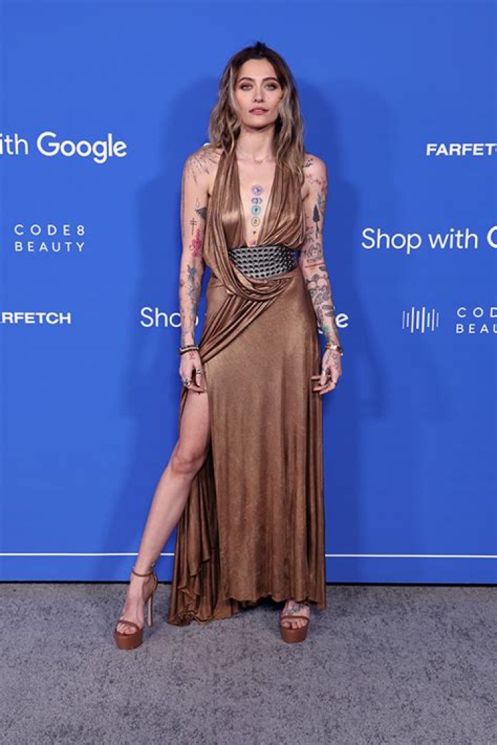 Paris Jackson’s Plunging Dress For Fashion Trust U.S. Awards: Photos – Hollywood Life