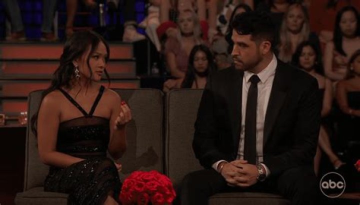 ‘The Bachelorette’ Recap: Hannah Sends [SPOILER] Home & Goes On Her Final 2 Dates
