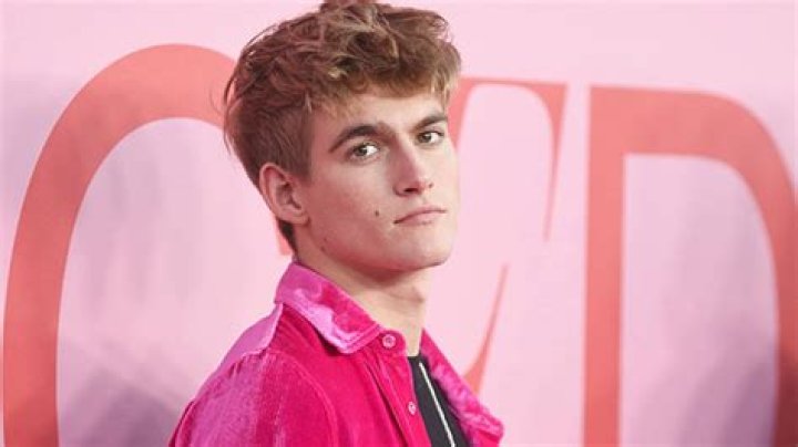 Presley Gerber Says Second Face Tattoo Was Just An Instagram ‘Filter’ – Hollywood Life