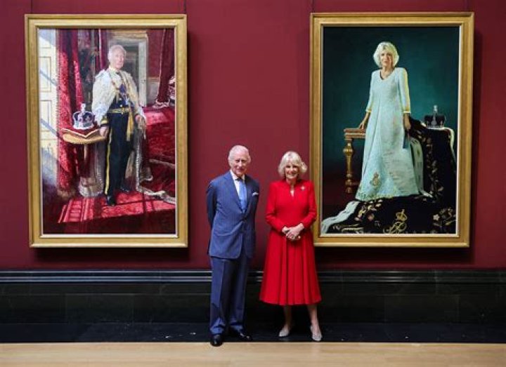 Prince George, 6, Looks So Grown Up In New Royal Portrait With Queen Elizabeth, Dad & Grandpa