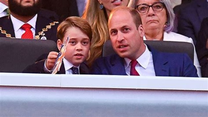 Prince George Sings To Rod Stewart’s Version Of ‘Sweet Caroline’ – Hollywood Life