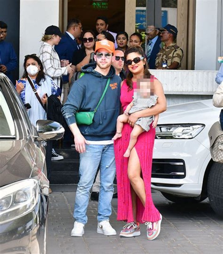 Priyanka Chopra & Nick Jonas Bring Daughter Malti To Mumbai: Photos – Hollywood Life