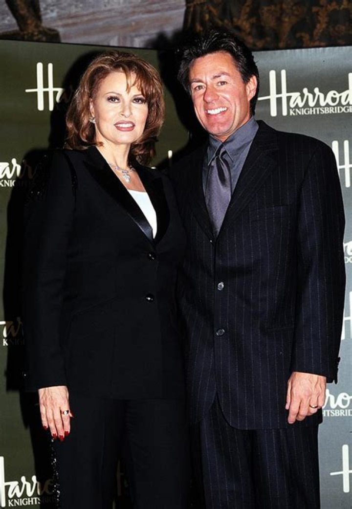 Learn About Her Four Marriages – Hollywood Life