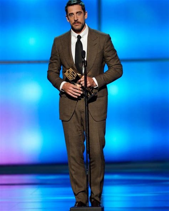 Rebel Wilson Meets Aaron Rodgers At NFL Honors Party: Details – Hollywood Life