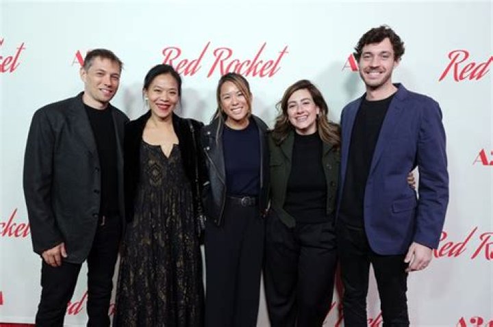 See Simon Rex & More – Hollywood Life