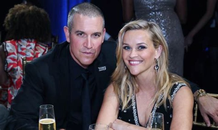 Reese Witherspoon & Jim Toth Finalize Divorce & Declared Single – Hollywood Life