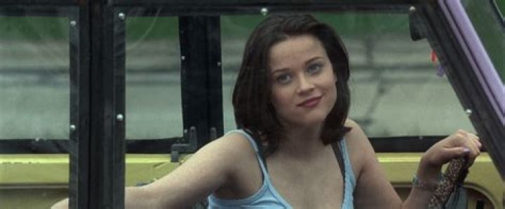 Reese Witherspoon Gets Special Delivery From Beyonce & Jay-Z After Sipping Their Champagne At Globes