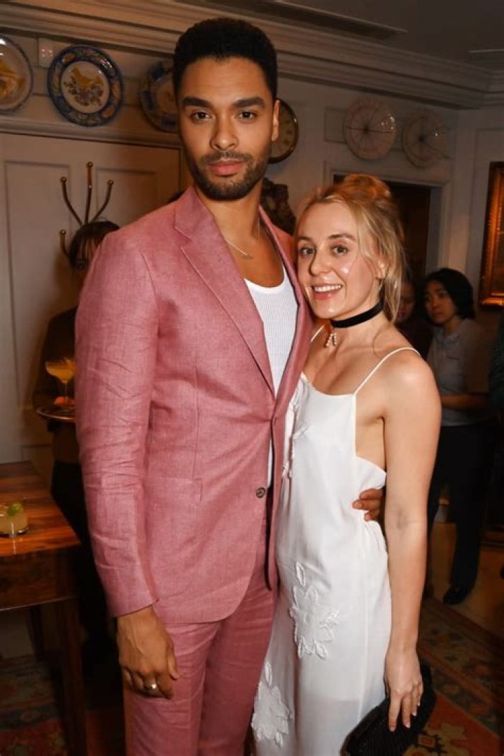 Meet Emily Brown – Hollywood Life