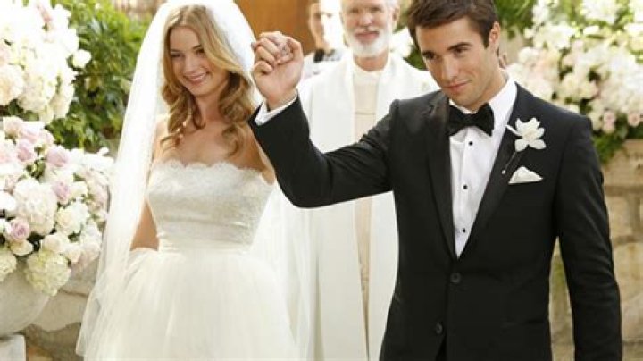 Daniel Shoots Emily — Season 3 Episode 10 Recap – Hollywood Life