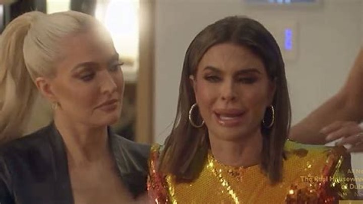 ‘RHOBH’: Lisa Rinna Breaks Down In Tears Over Her Mom’s Death At Dorit’s Charity Dinner