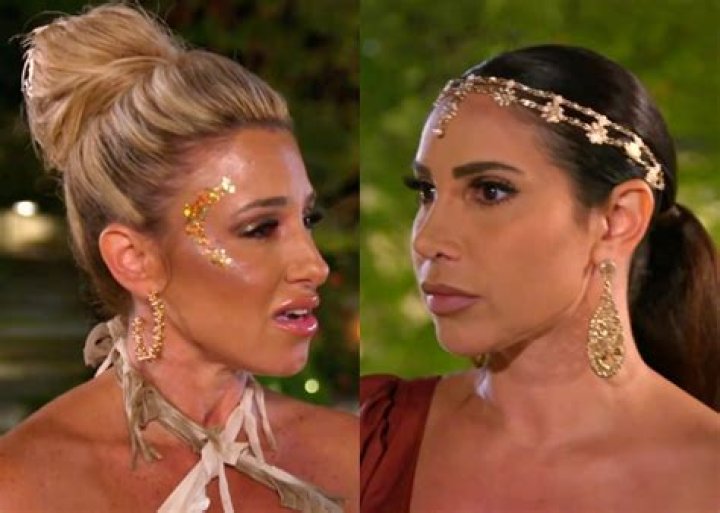 Jennifer Aydin & Bill Go To Couple’s Therapy – Hollywood Life